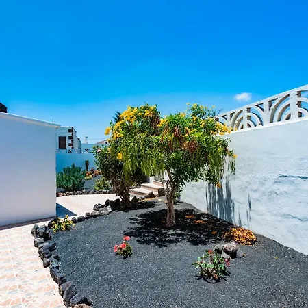 La Santa - Casa Marosenia Güime